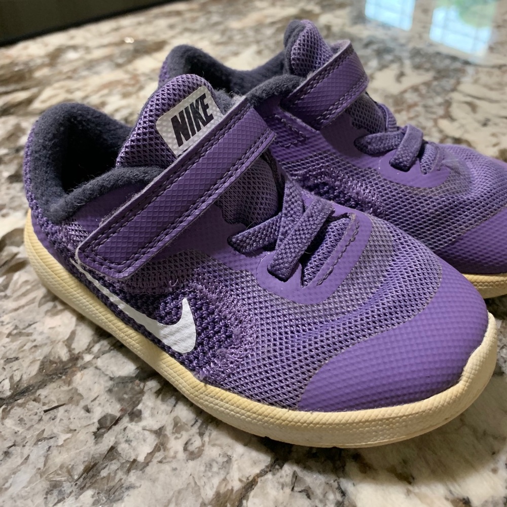 Nike tennis shoes
